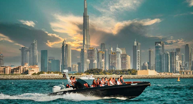 Black Boat Tour