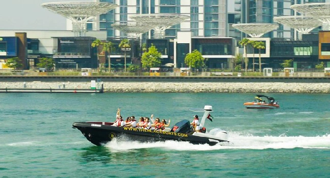 Black Boat Tour