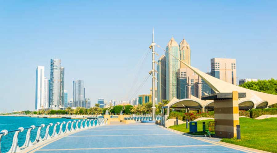 Abu Dhabi City Tour With Ferrari Or Yas Transfers